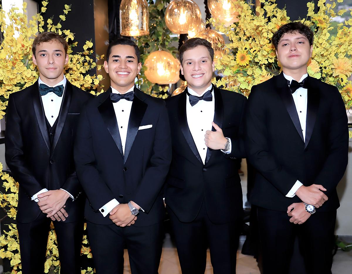 Fiesta de la prom 2025 de DelCampo School