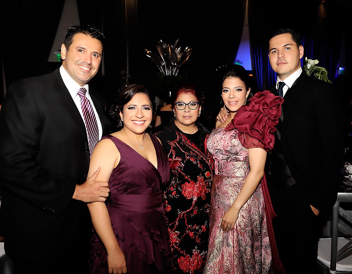 José Chávez, Lya Raudales, Ada Puerto, Ada Raudales y Héctor Mejía