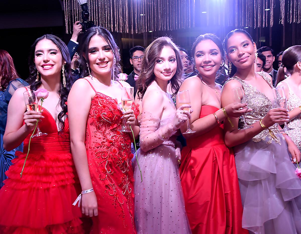 Daniela Sandoval, Gabriela Sandoval, Ariana Diaz, Michelle Pineda y Valentina Mejía