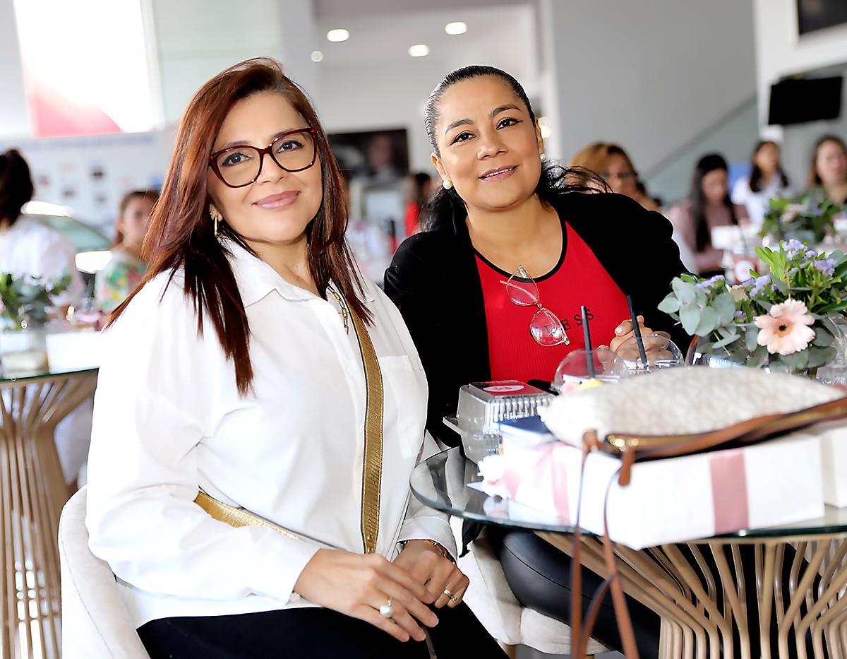 Johana Ruíz y Claudia Ligero.
