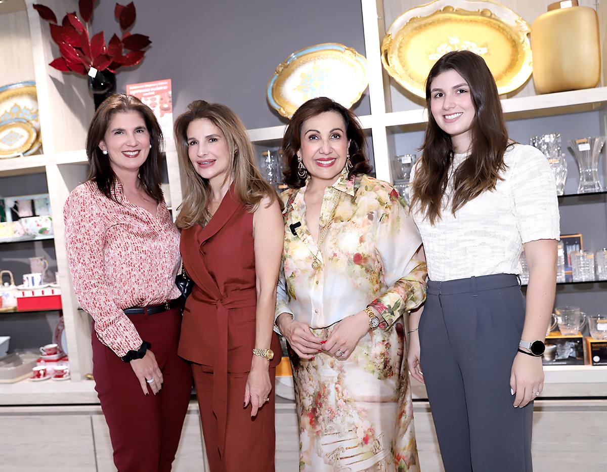 Novella Villela, Tania Atala, Carolina Canahuati y Michelle Villela