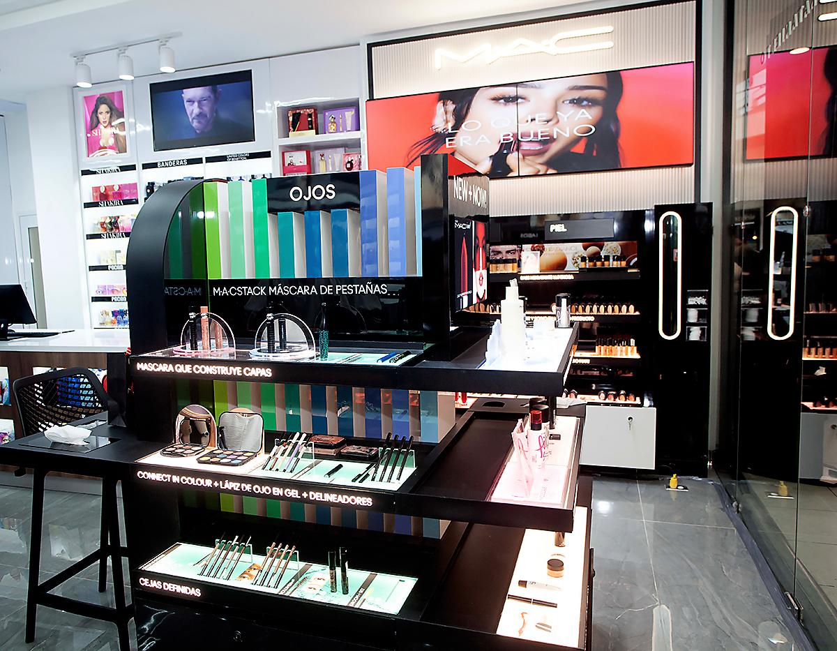 Estación de maquillaje para los ojos