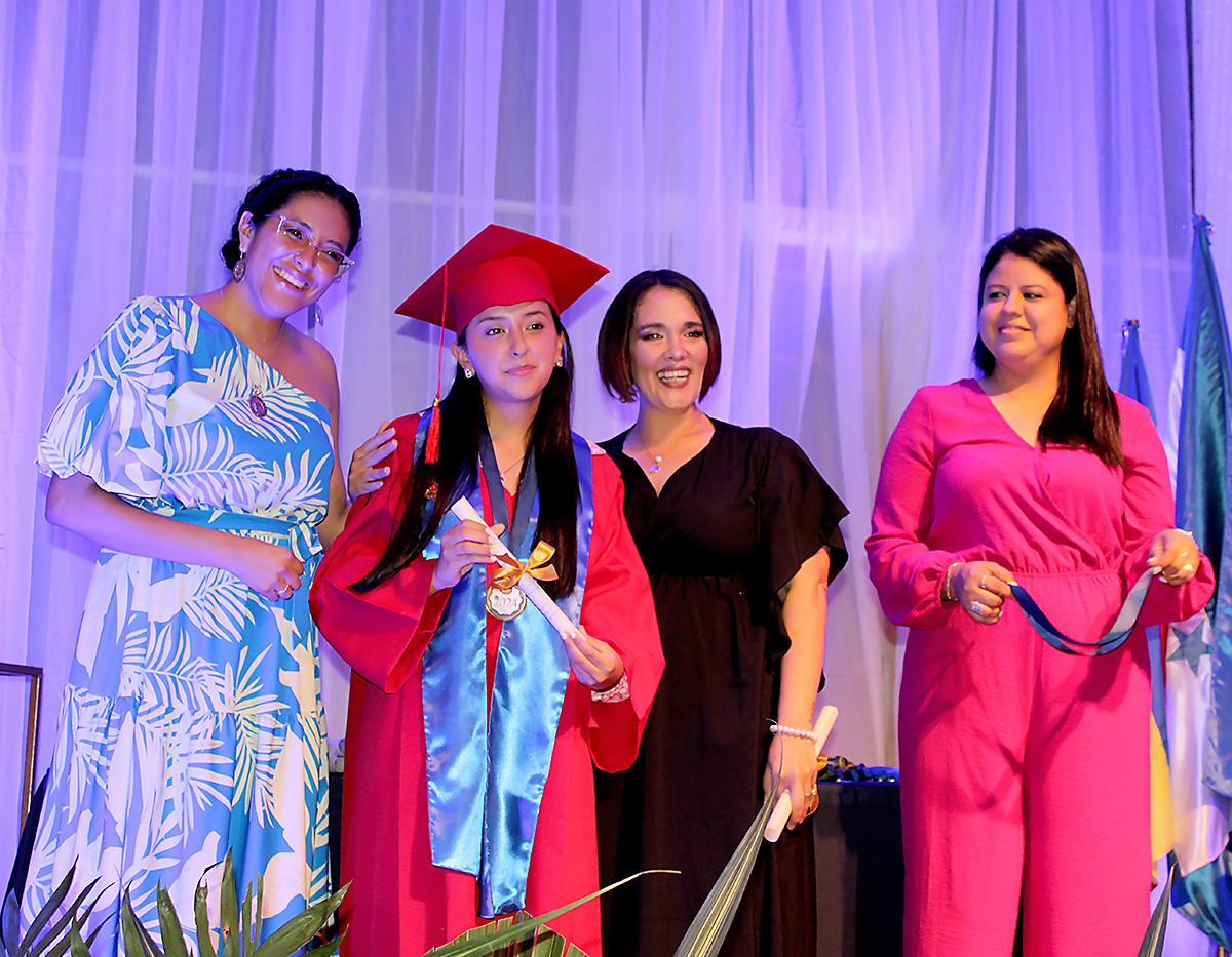 Bessy Uclés, Ivanna Padilla, Marcia Paz y Ana Paola Mejía 