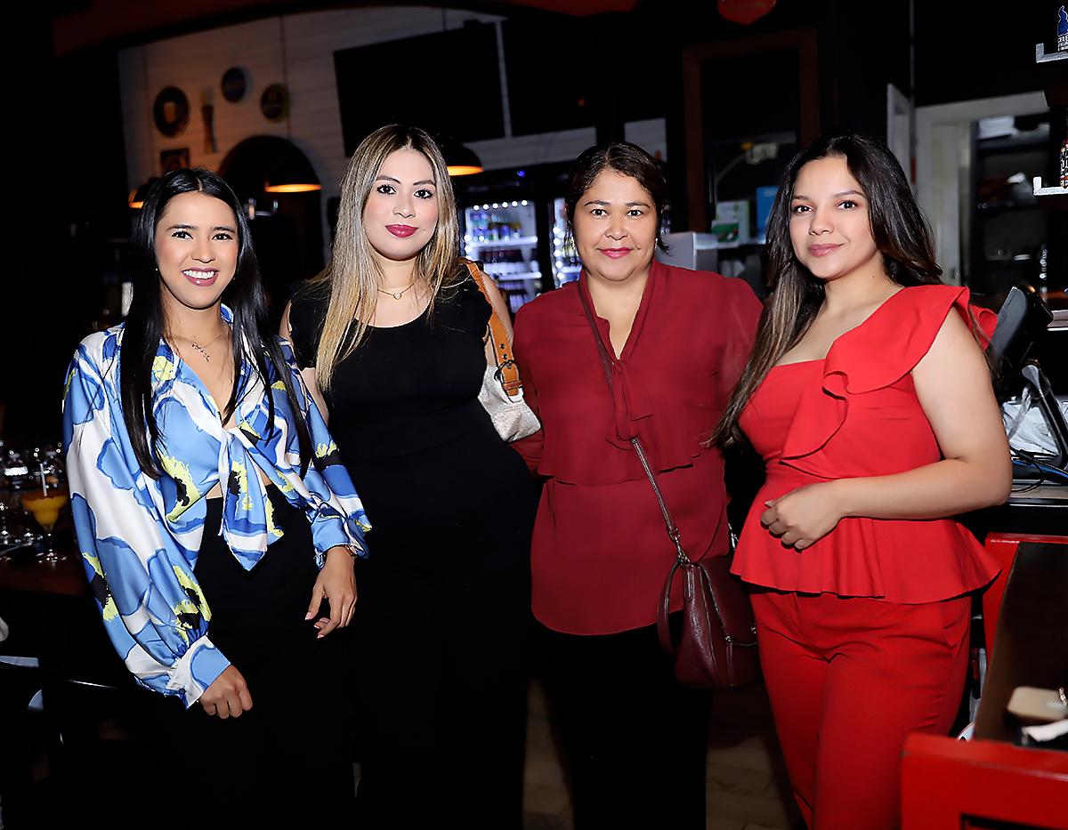 Norma Farías, Isabella Rivas, Brenda Ortez y Ana Gómez.