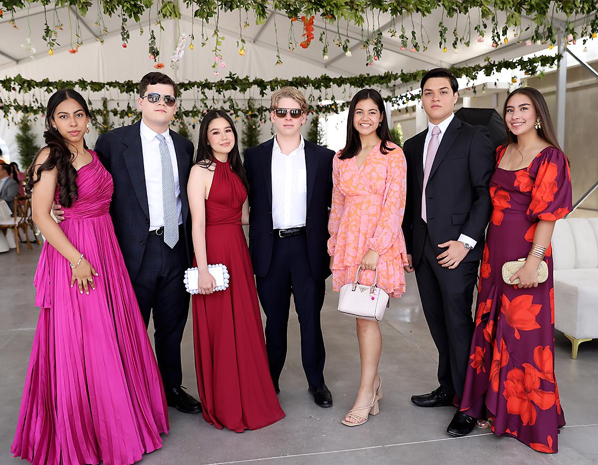 Ámbar Vásquez, José Miguel Hernández, Indhira Chico, José Arturo Alvarado, Camila López, Leonardo Deras y Arianna Falck.