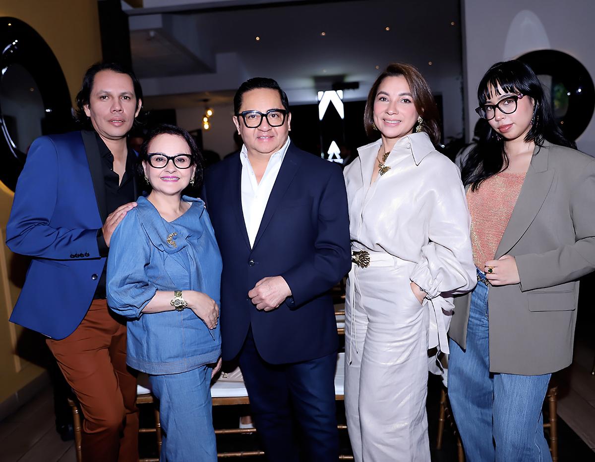 Roberto Ramírez, Celina Brizueña, Miguel Chong, Sandra Noguera y Yushi Cruz. Roberto Ramírez, Celina Brizueña, Miguel Chong, Sandra Noguera y Yushi Cruz.