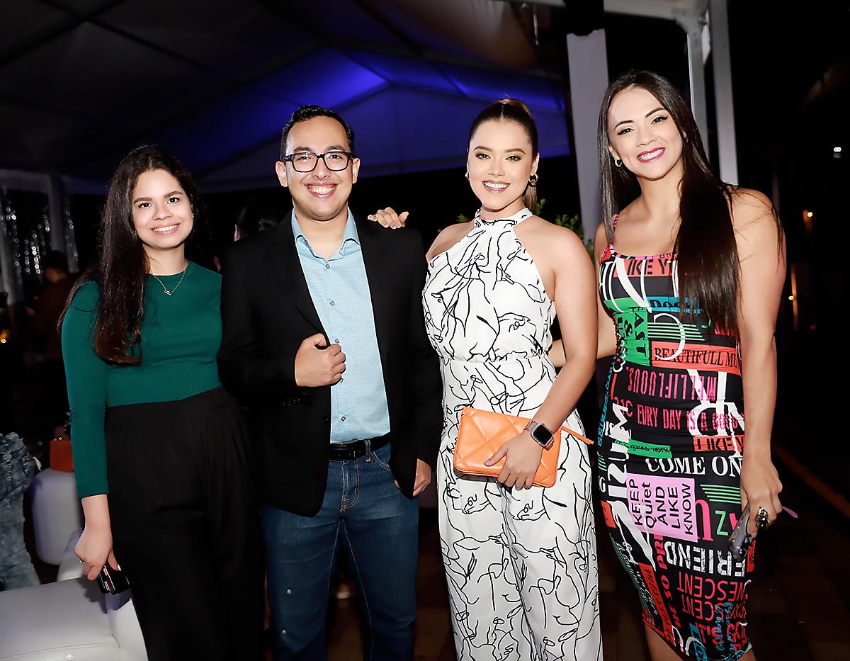Sofía Ochoa, Ángel Hernández, Erika Williams e Isabel Zambrano.