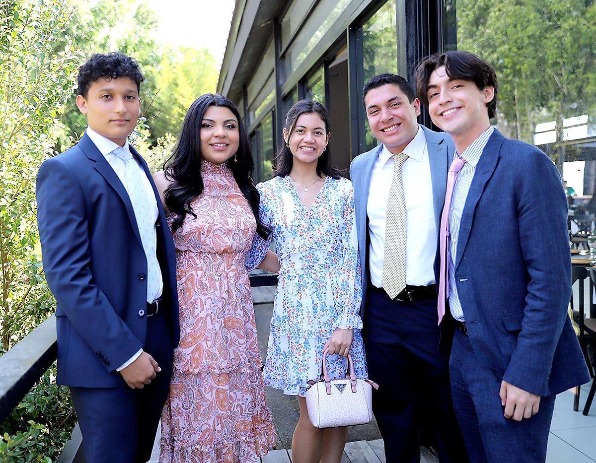 Gabriel Talbott, Camila Regalado, Camila López, Abraham Lozano y Carlos Sánchez