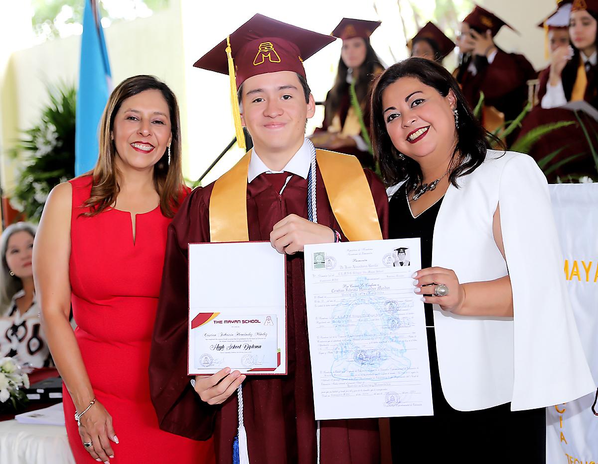 Graduación 2024 de Mayan School