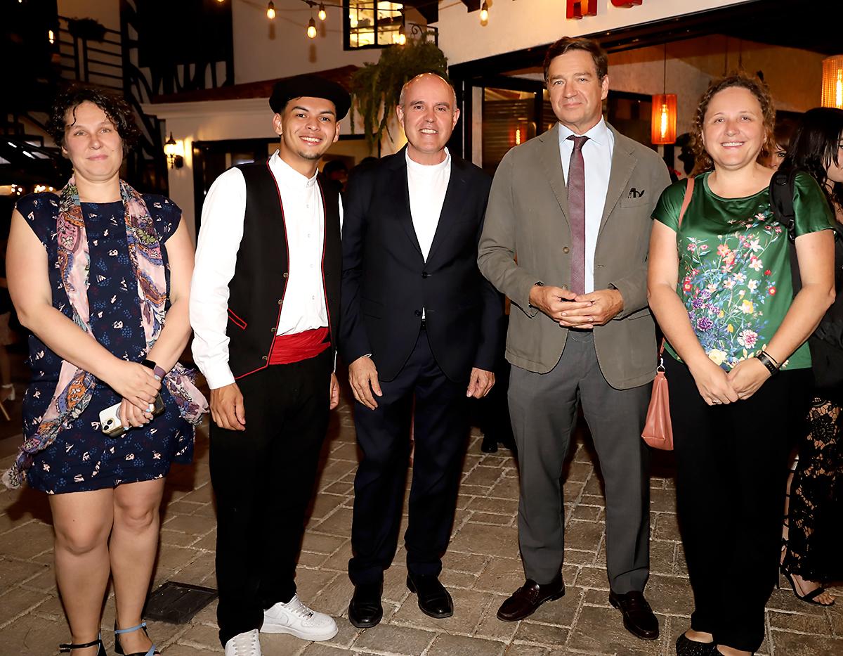 Grand opening de Orujos en Plaza Lara