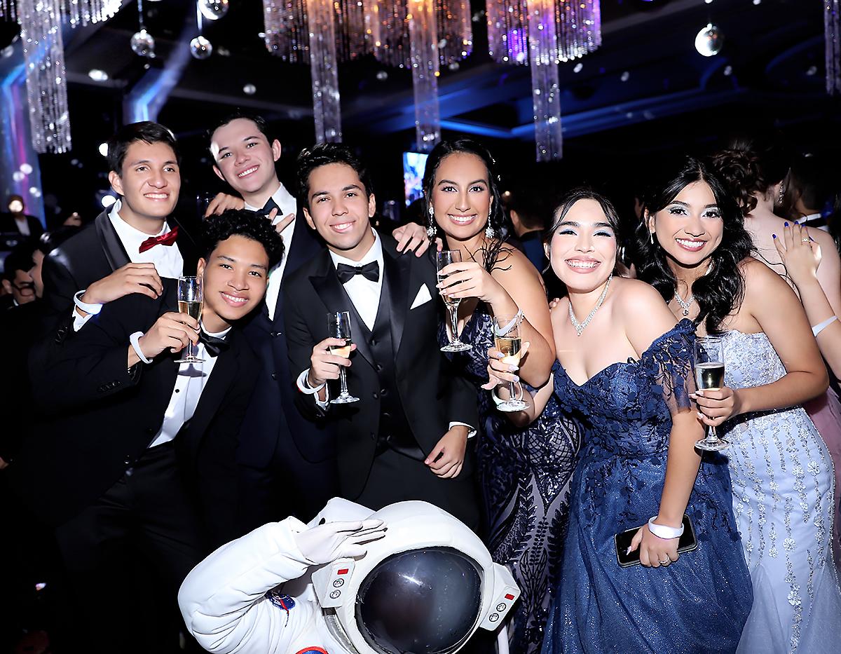 Francisco Antonio Zapata, Diego Zelaya, Héctor Ponce, Myles Figueroa, Abril Fonseca, María José Durón y Sofía Lee Cruz