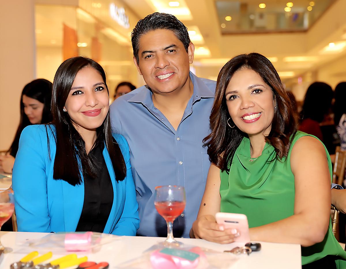 Gissel Altamirano, José Luis Alvarenga y Mayte González.