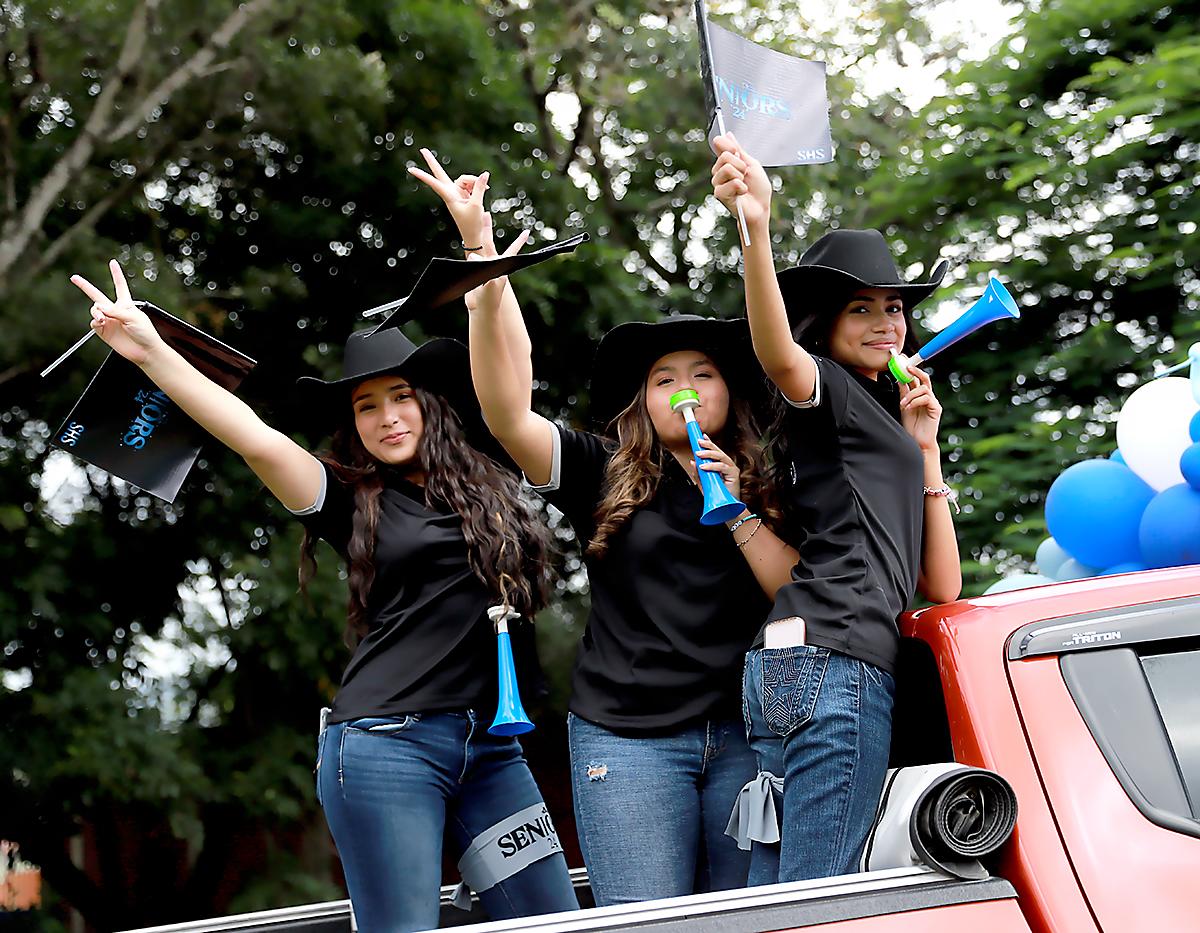 Yohaly Rodas, Ara Velásquez y Jimena Galvez.