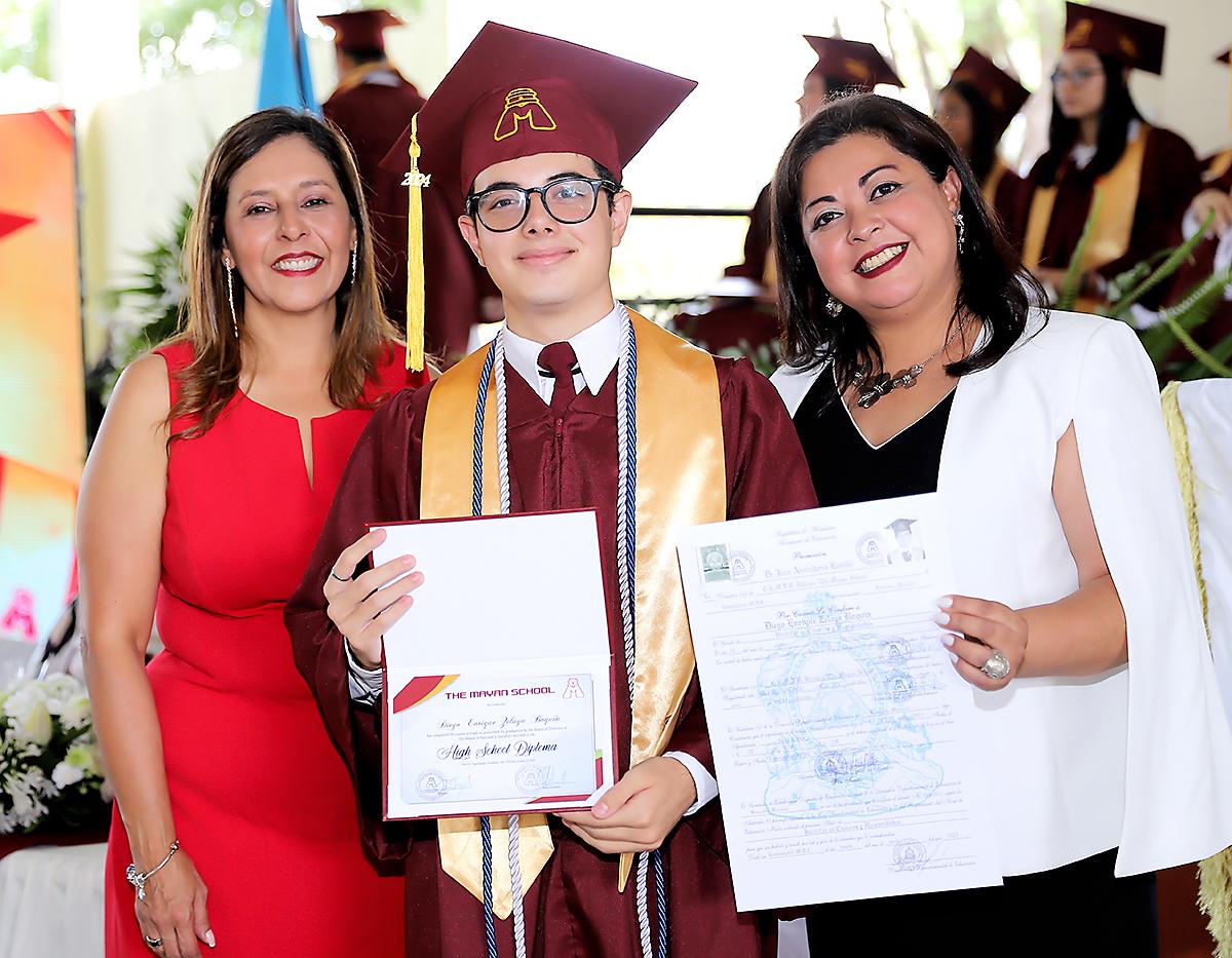 Graduación 2024 de Mayan School