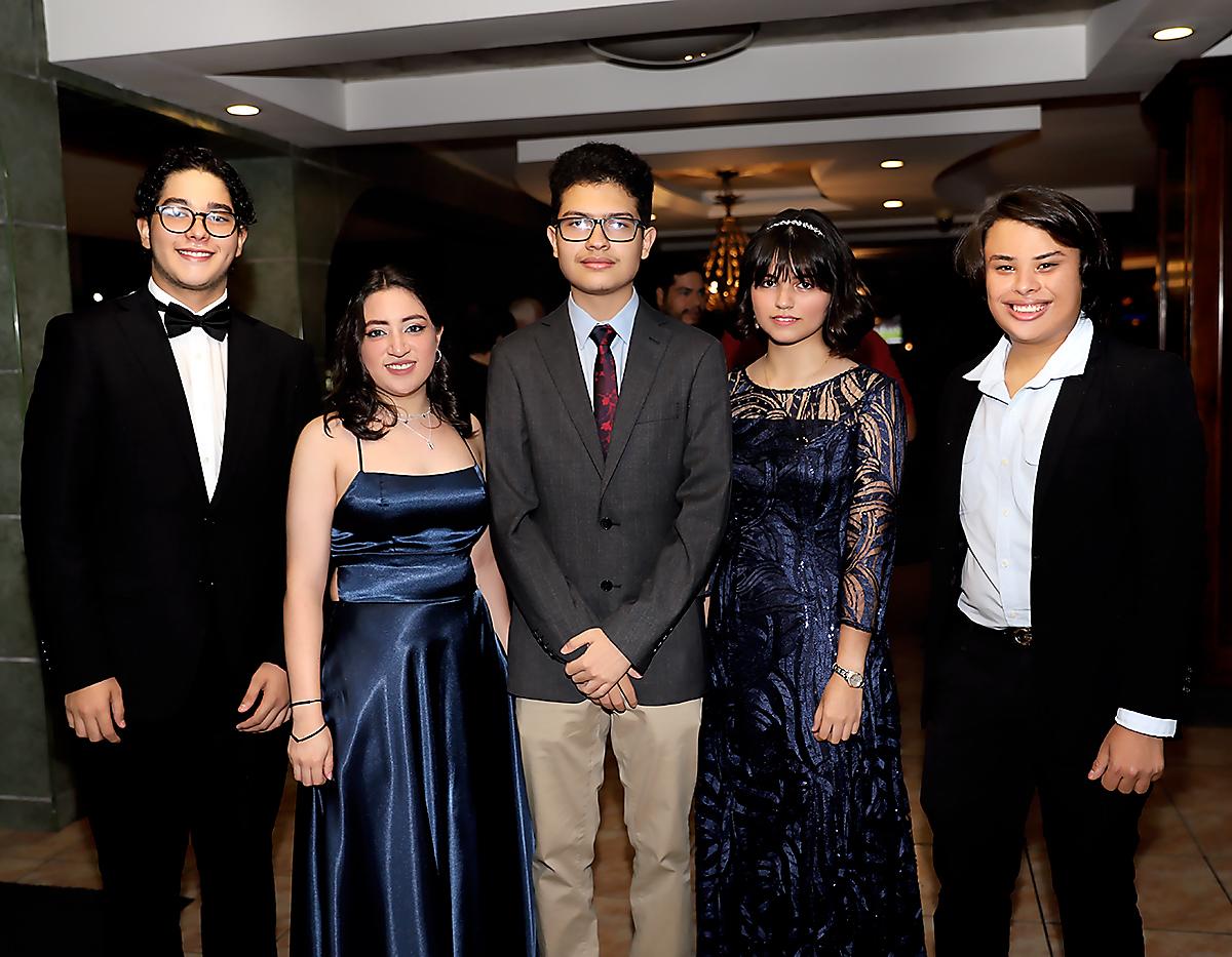 Juan Angel Dubón, Blanca Laínez, Sebastián Bueso, Flavia Florentino y Sebastián Cortés