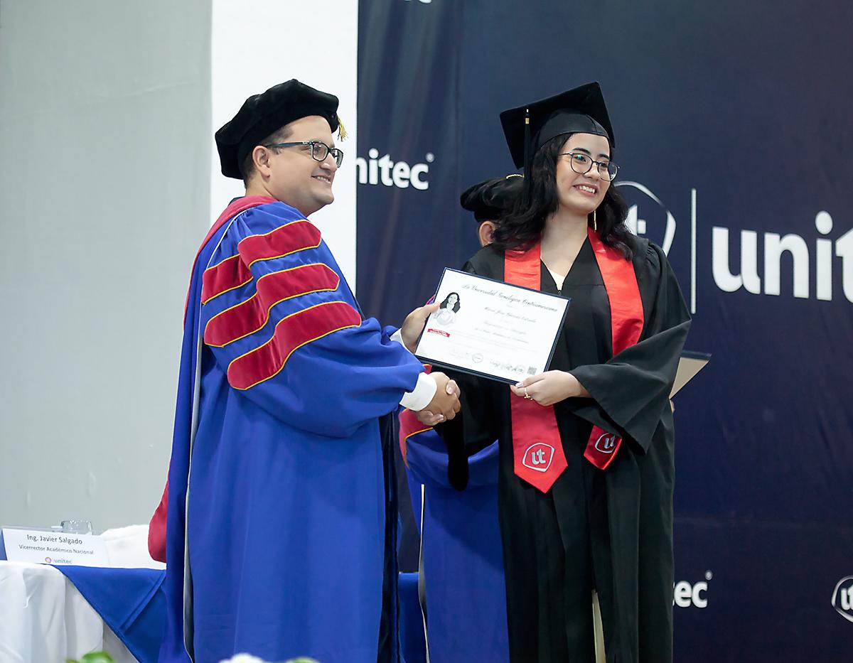 Graduaciones UNITEC 2024 en San Pedro Sula