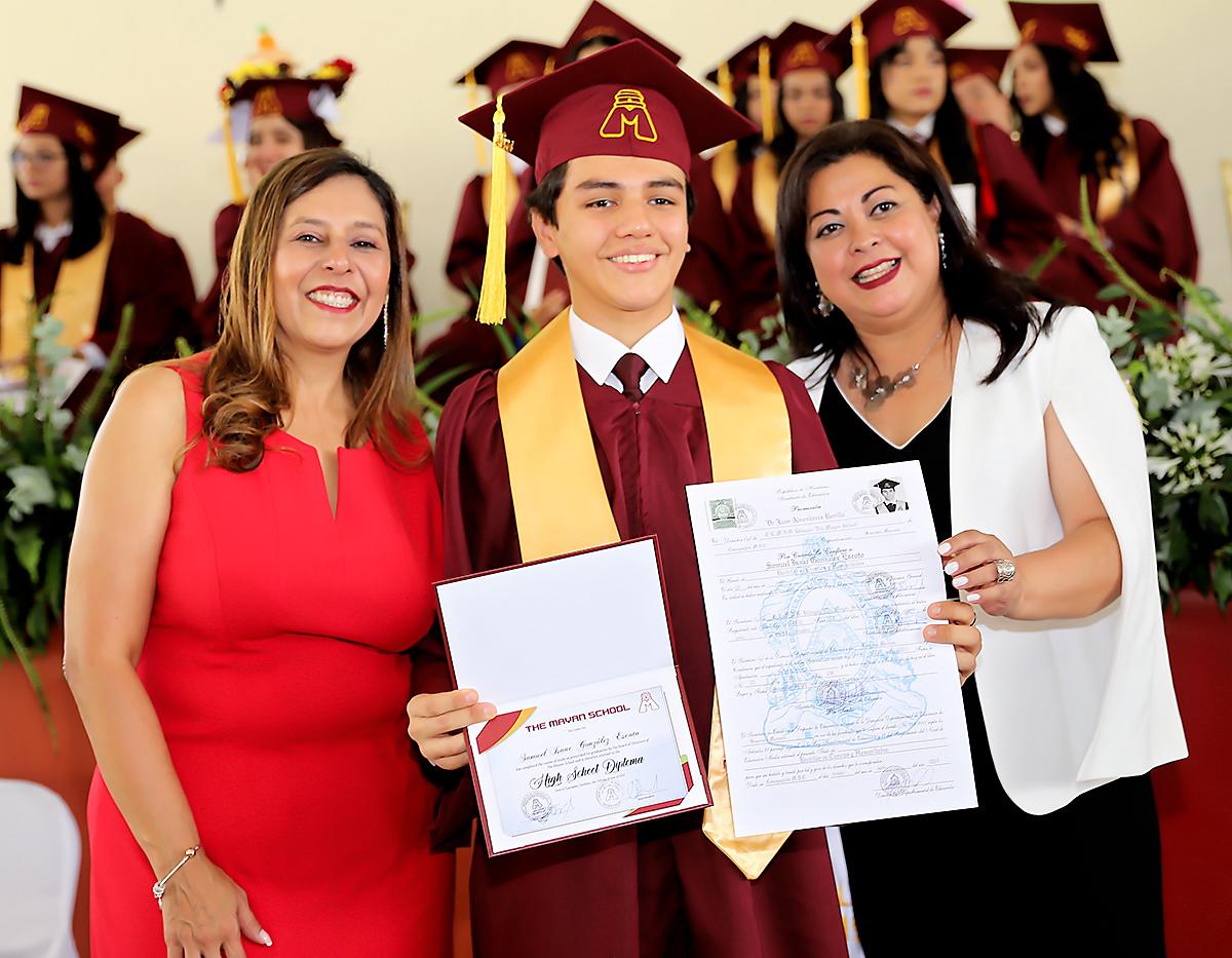 Graduación 2024 de Mayan School