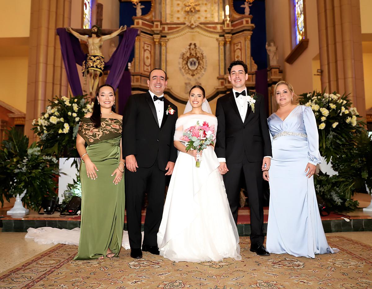 Así fue la boda eclesiástica de Alejandra Zúñiga y Gabriel Sierra