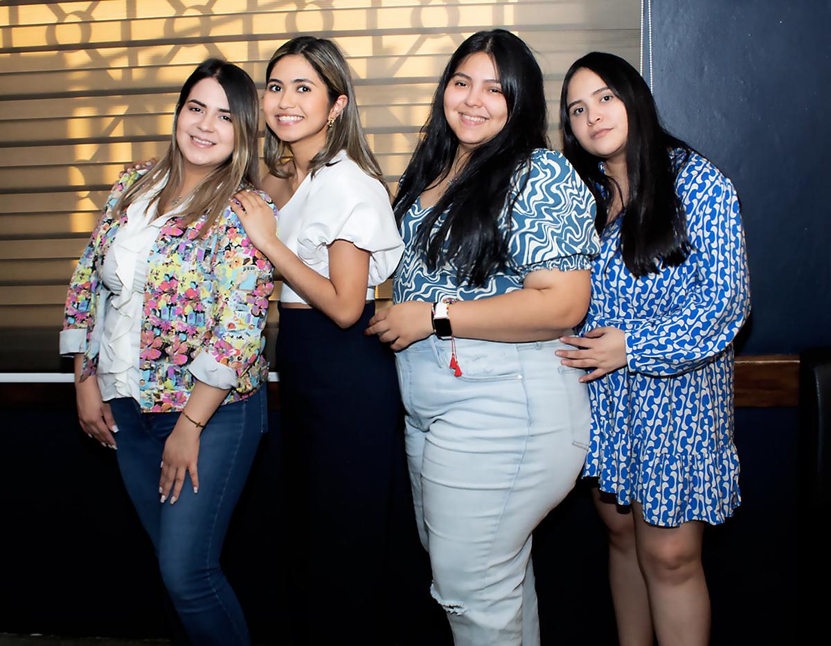 Giselle Caballero, Alexandra Barahona, Tania Orellana y Diana Martínez 