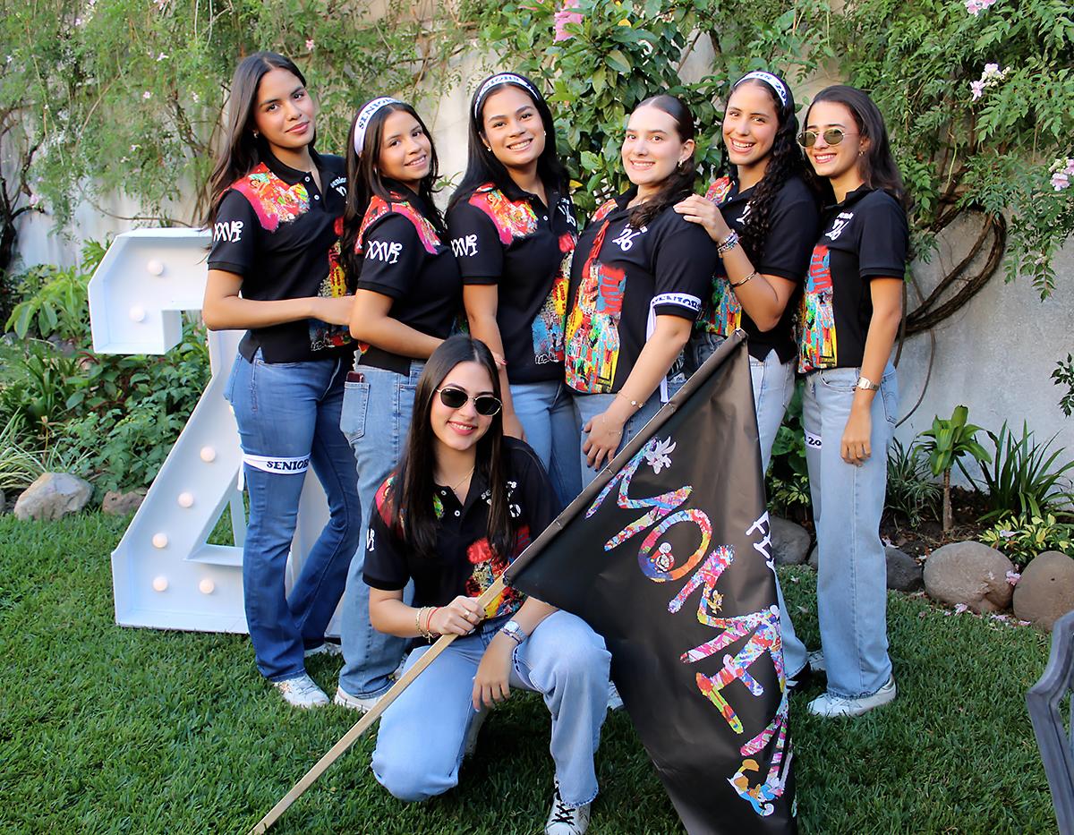 En una mañana para el recuerdo, la generación 2026 de la Escuela Americana de Tegucigalpa celebró su esperada Senior Entrance. Con sus camisas de promoción y muchas sonrisas, los estudiantes disfrutaron de un cálido desayuno antes de dirigirse a su querida escuela en vehículos adornados con globos y pancartas. ¡Listos para comenzar un año lleno de logros y momentos inolvidables!
