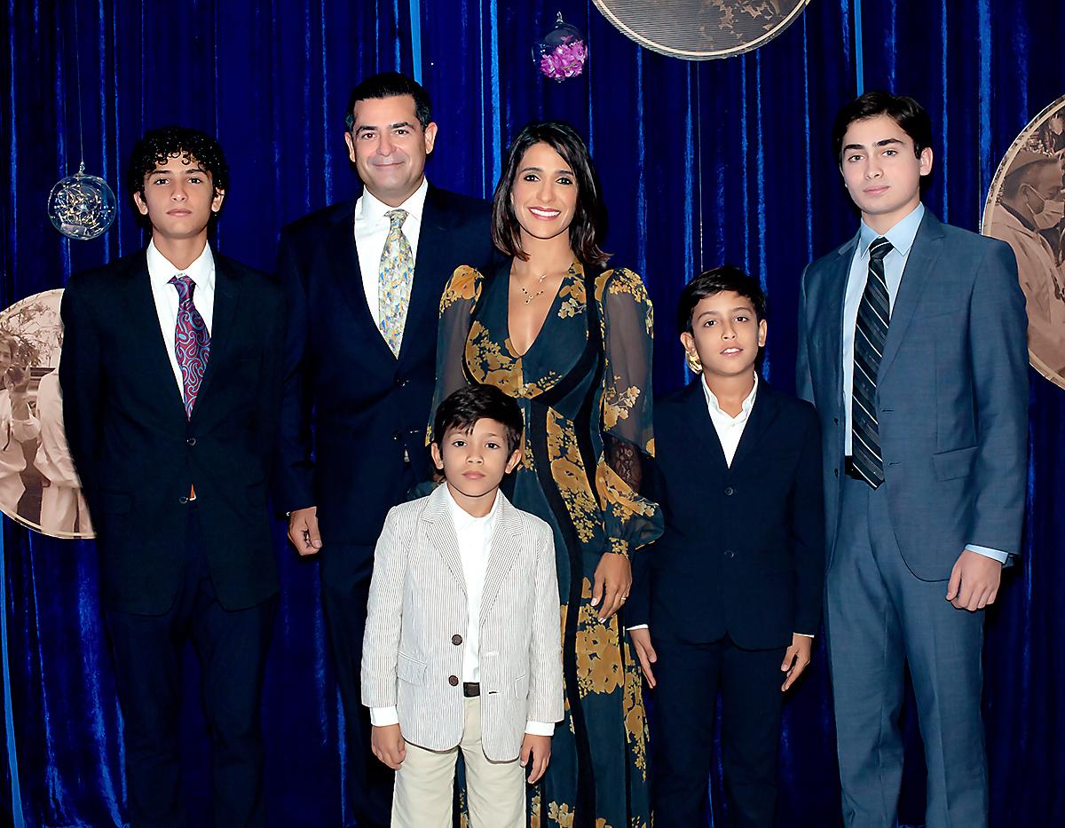  Antonio y Lill Rieti de Abufele con sus hijos