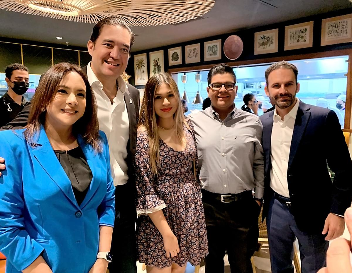 Marcela y Héctor Manuel Zelaya, Isabella Rivas, Gabriel Castro y Miguel Nasser