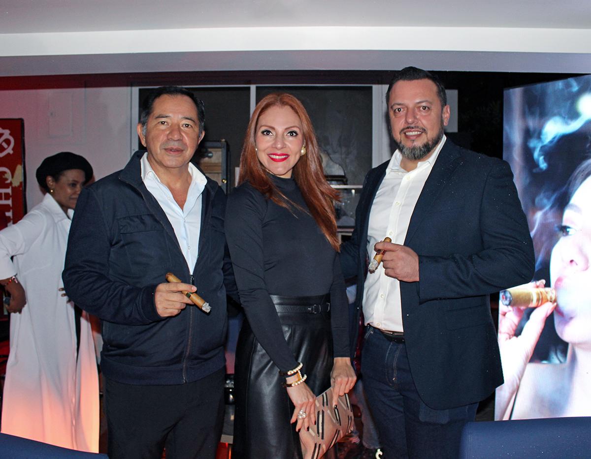 Martín y Claudia Fonseca y Silvio Loasiga.