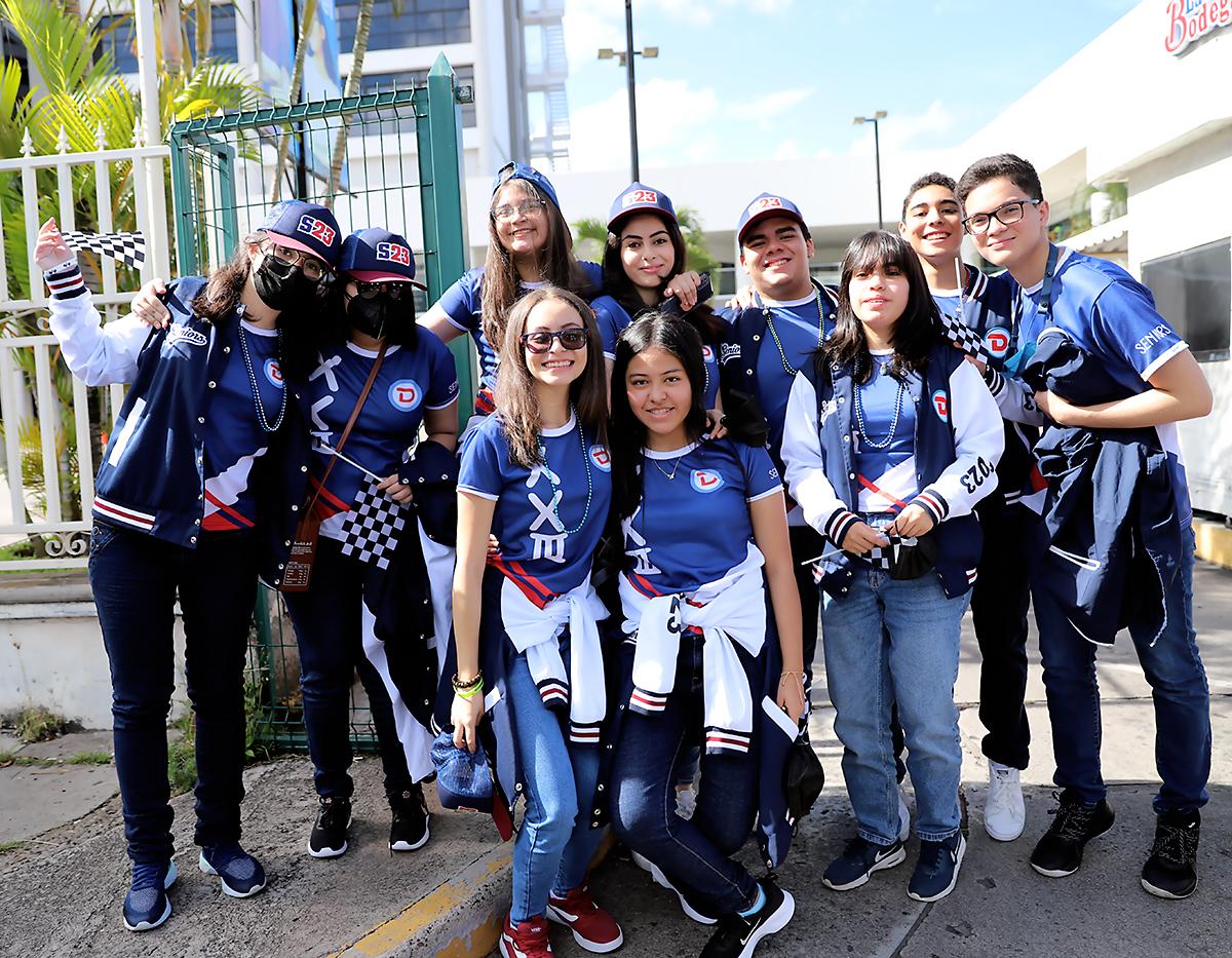 Briana Panigo, Daniela Doblado, Andrea Barnica, Talin Kafaty, Diego Navarrete, María Fernanda Rodríguez, Harold Romero, Gustavo Martínez, Andrea Castro y Alana Morazán