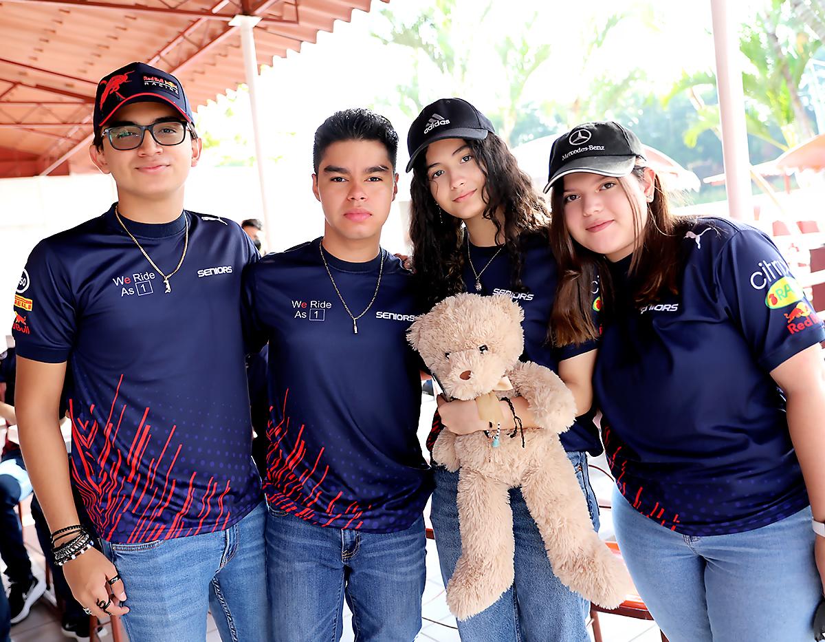 Jeshua Aguilar, Gerardo Reyes, Sofía Gonzales y Dominique Montalvan