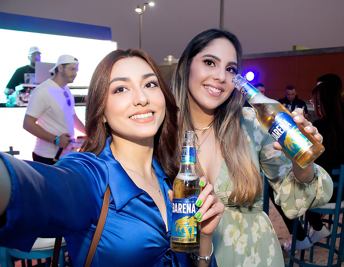Stephanie López y Cinthya Hernández.
