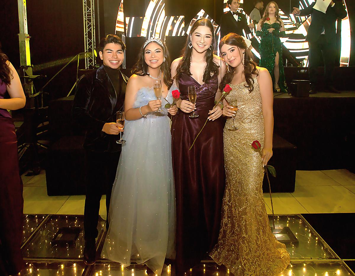 Jorge Arauz, Valeria Ramirez, Alicia Alvarez y Jimena Salazar.