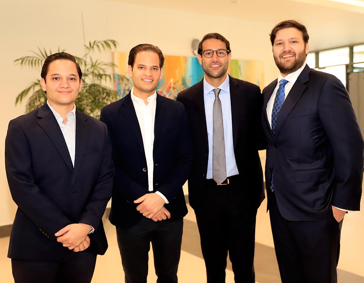 Gabriel y Emilio Quiñónez Larach con Rodrigo y Sebastián Canahuati.