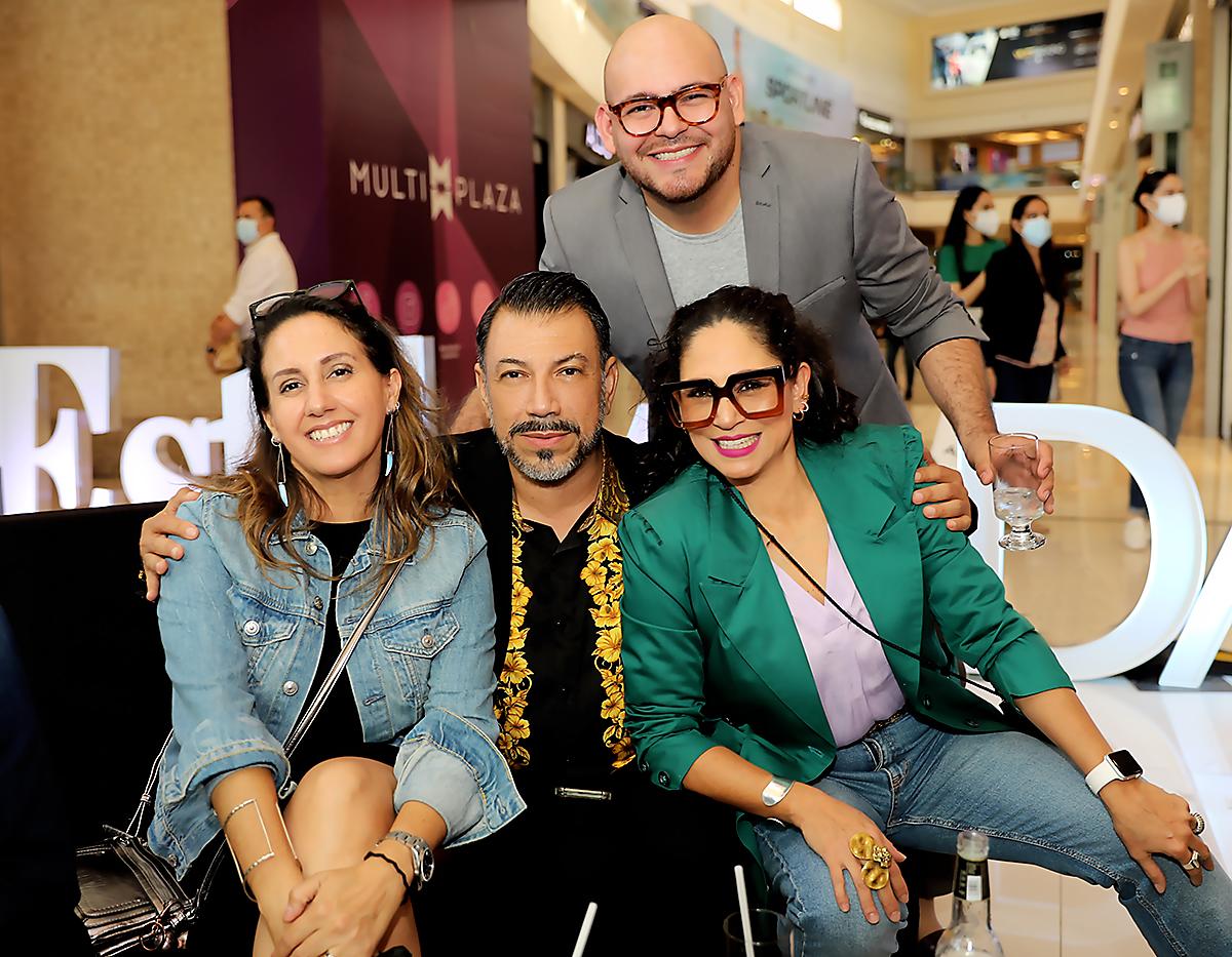 Gabby Zelaya, Yoyo Barrientos, Lawin Paz y Evelyn Madrid. 