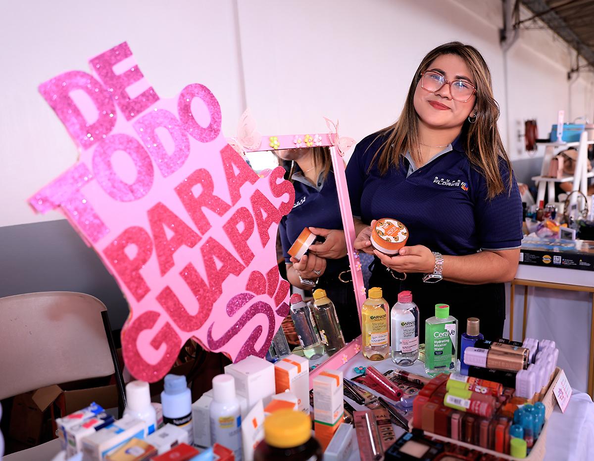 Grupo Flores realizó con éxito Bazar “Creciendo Juntos”