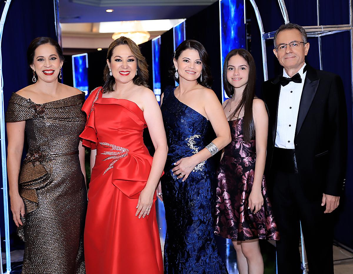 Invitados a la prom 2025 de la International School of Tegucigalpa
