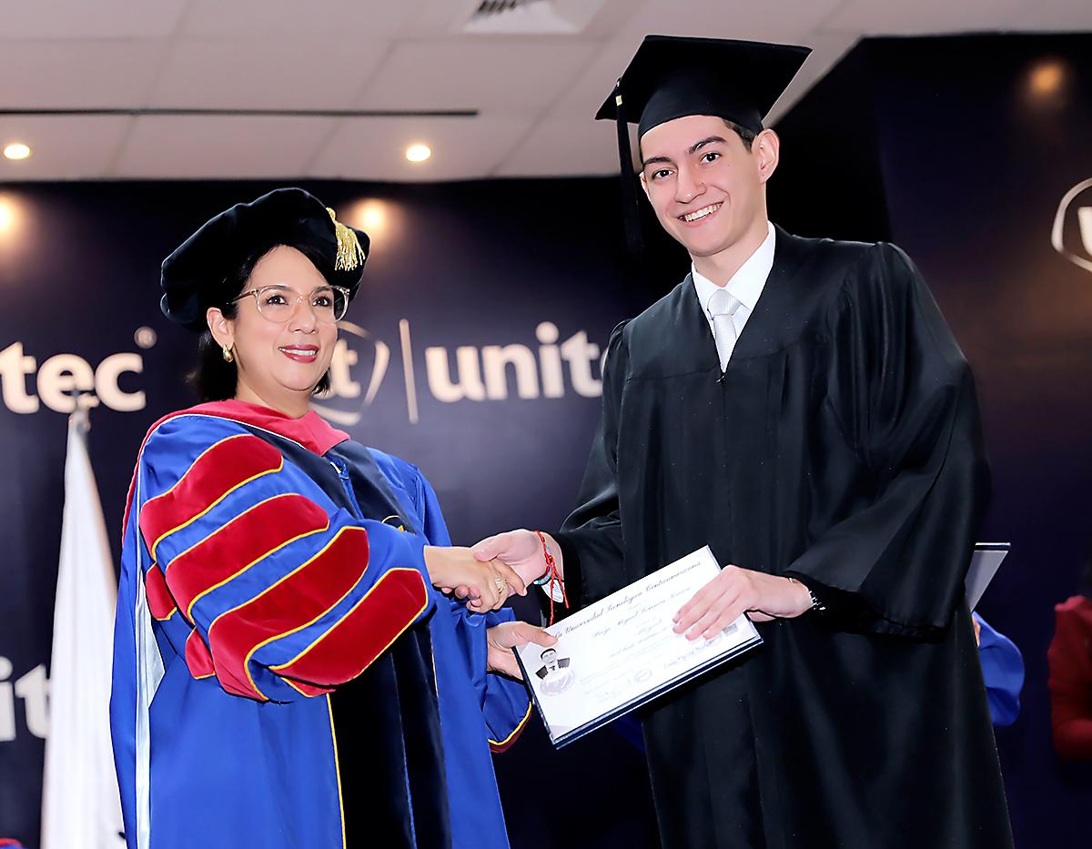 Graduaciones de Pregrado UNITEC TGU 2024