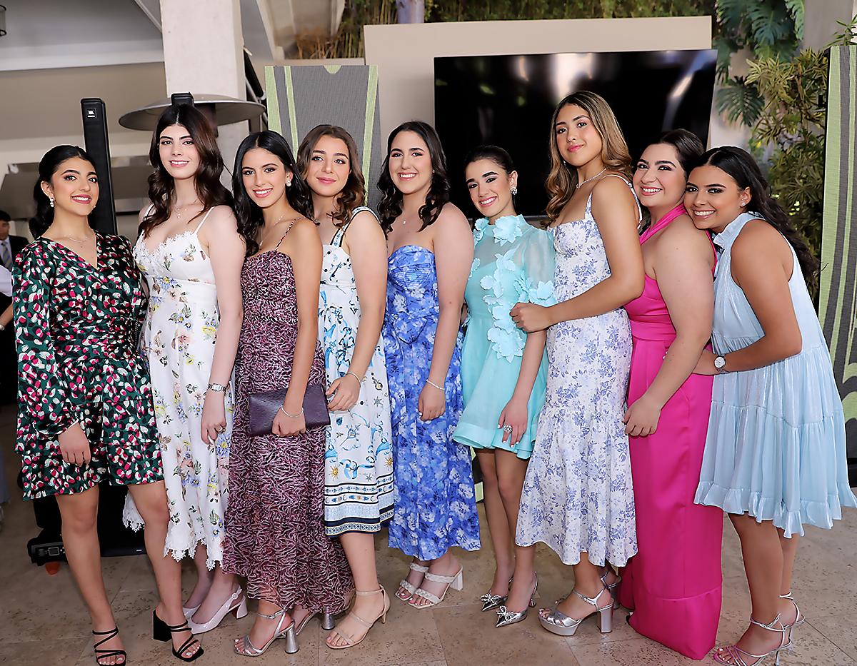 Kiara Stefan, Camila Hirsch, Andrea Faraj, Mariana Simón, Lucía Atala, Adriana Faraj, Camila Carrión, Madison Mourra y Siena Callizo.