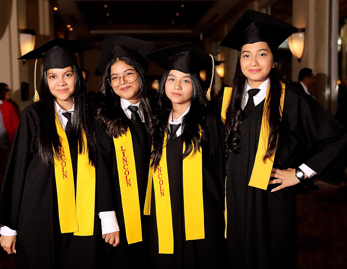 Ashlim Chacón, Kiara Zambrano, Alessandra García y Darling Quintanilla