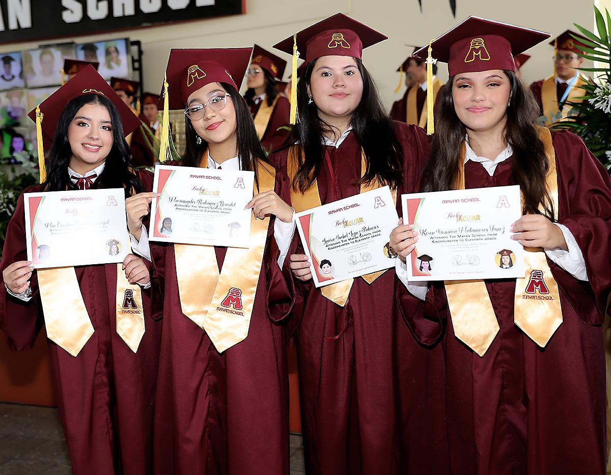 Graduación 2024 de Mayan School