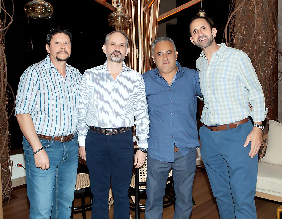 Pipe Castillo, Geovani Sheldy, Selim Mahchi y Munir Ganineh.