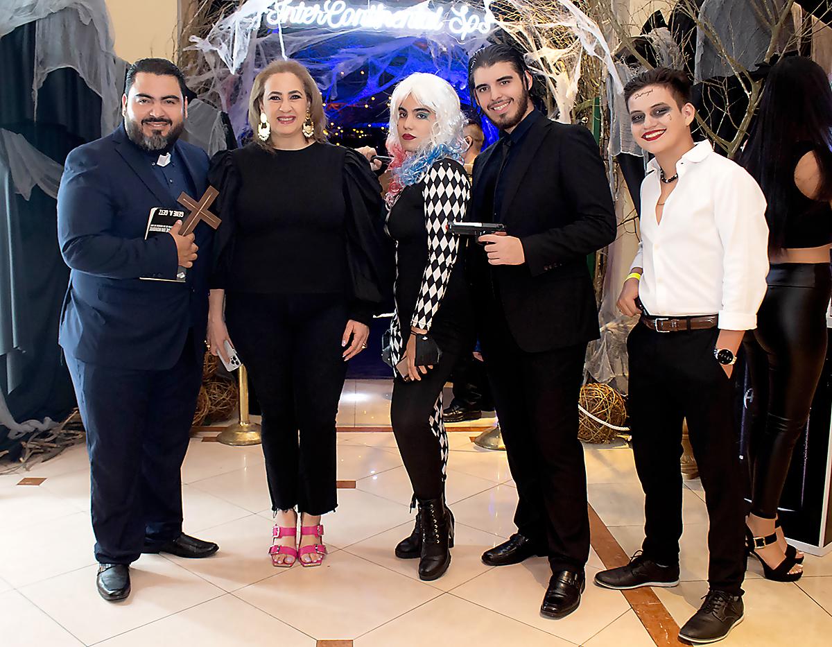 José Moreno, Fanny Hawit, Valeria y Fernando Moreno con Adrián Figueroa.