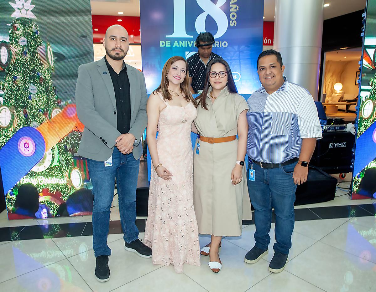 Luis Gómez, Giselle Marin, Tatiana Gallardo y Cristian Cerna.