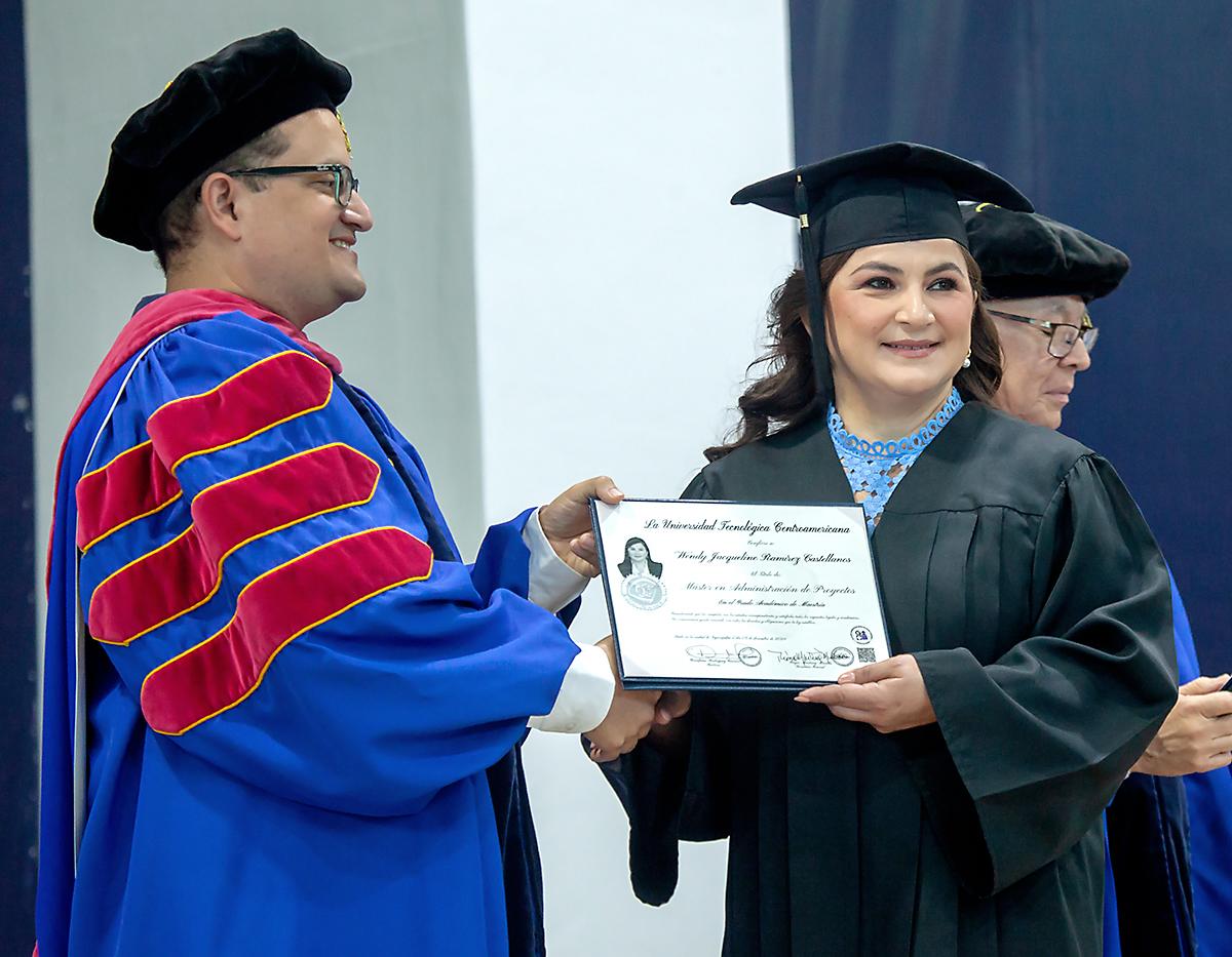 Graduaciones UNITEC 2024 en San Pedro Sula