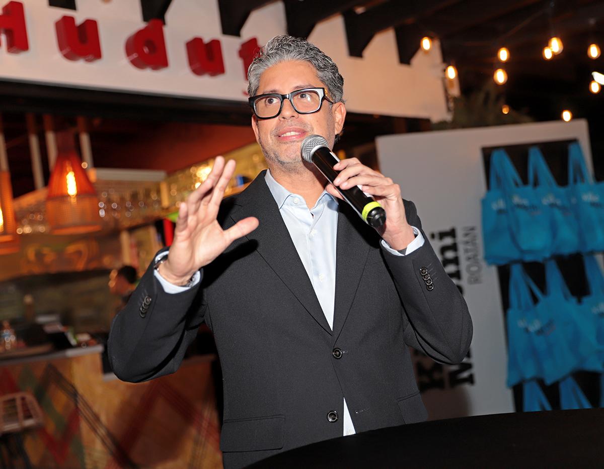 Alejandro Irías.