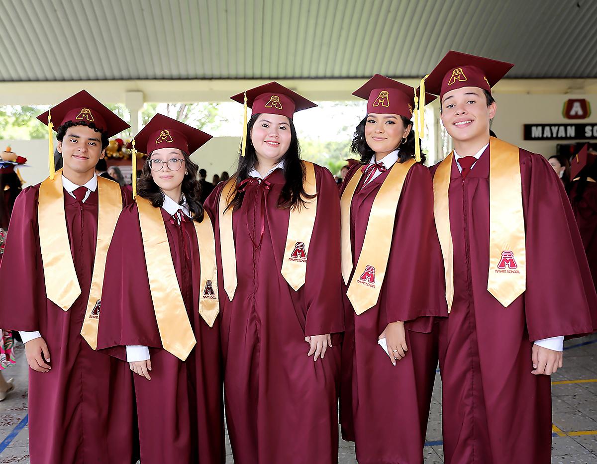 Graduación 2024 de Mayan School