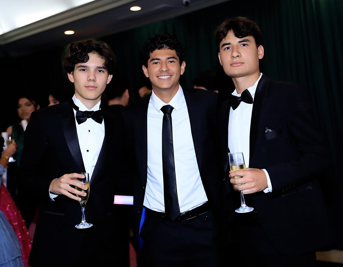 Fiesta de la prom 2025 de la Academia Los Pinares
