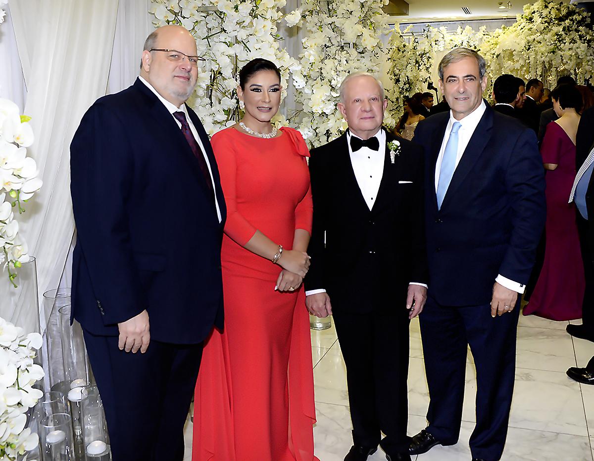 Jorge Canahuati, Ruth Arita, Roger Valladares y Karim Qubain