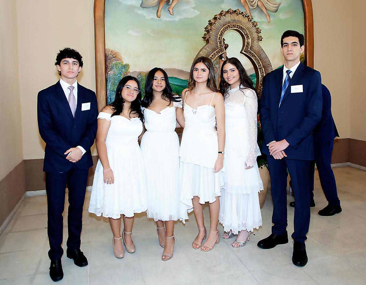 Roberto Hawit, Emily Barrueto, Cecilia Castillo, Charlotte Higgo, Alessandra Garza y Felix Mahomar