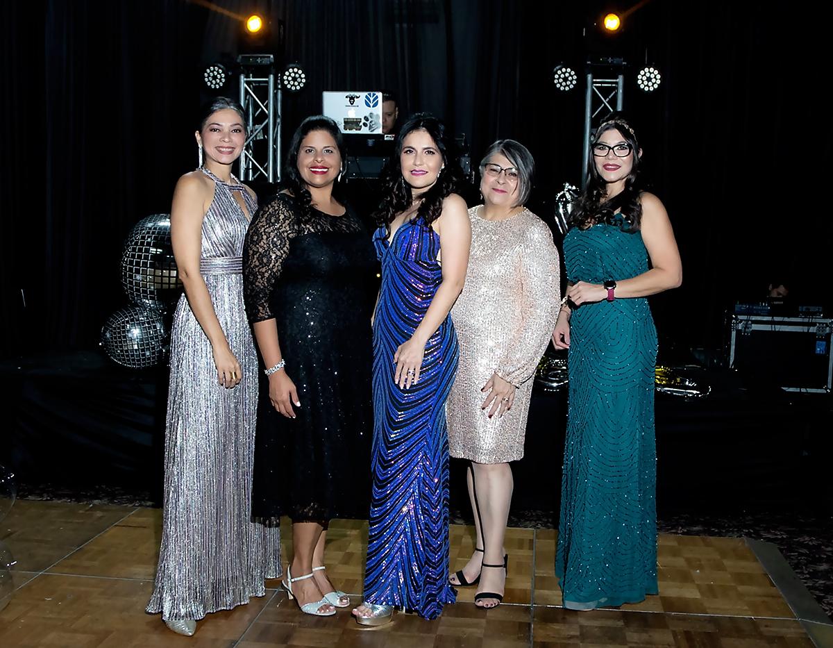 Ángela Castillo, Nancy Miranda, Claudia Kattán de Jordán, Azucena Hernández y Jessica Carranza.