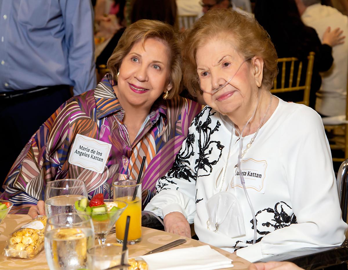 María de los Ángeles Kattán y Julieta Kattán.